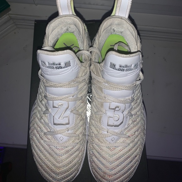 Lebron 16s - Picture 2 of 2